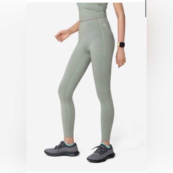 allbirds Pants - Allbirds Women's Natural Flow Legging In a Sage Green Color size XS